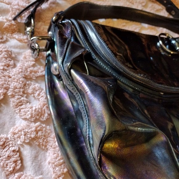 Luxury Gucci Soft Patent Leather Bag - Picture 12 of 15